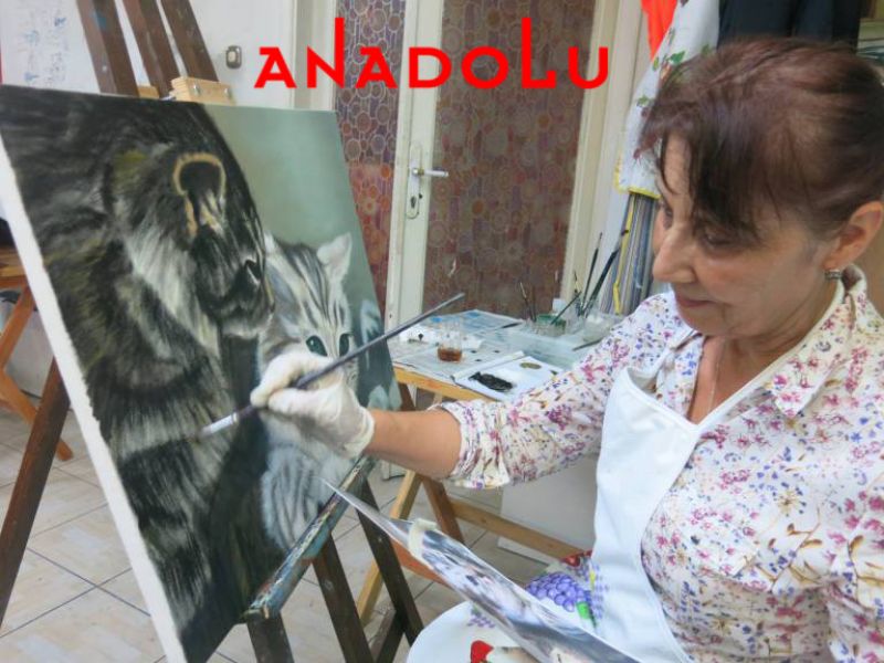 Yağlı boya Kedi Resmi Yapan Kadın Çizimi Çukurova
