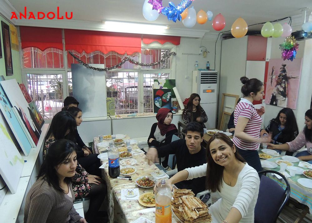 Çukurovada Güzel Sanatlar Resim Kursları Atölyede Ders Sonrası Etkinlikler