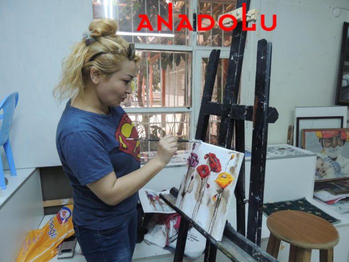 Hobi Grubu Dersi Yağlıboya Çiçekler Çukurova